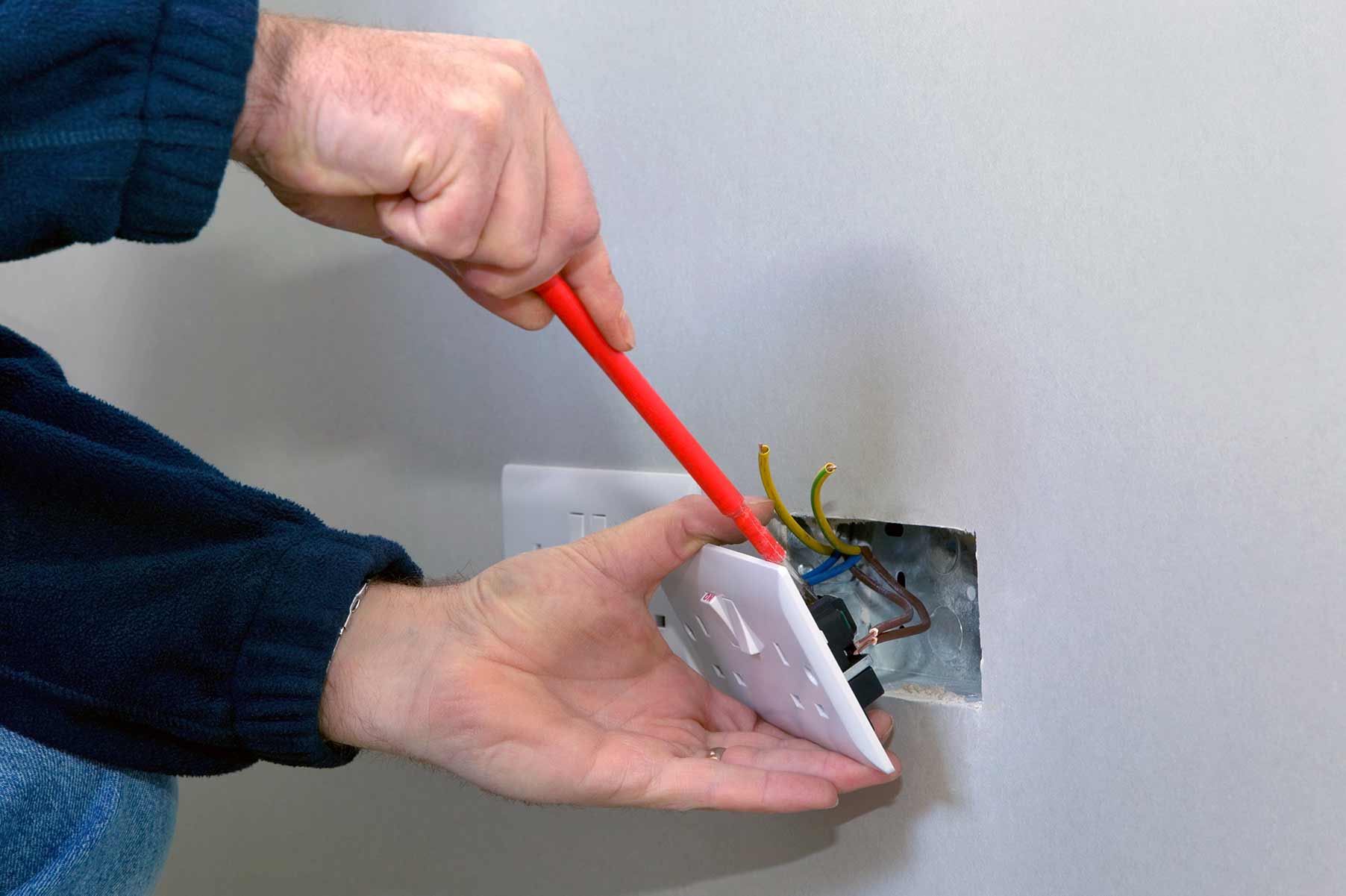 Our electricians can install plug sockets for domestic and commercial proeprties in Yeading and the local area. 